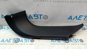 Обшивка двери багажника правая Ford Edge 15-24 черная, побелел пластик, потертости