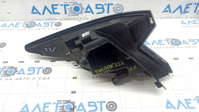 Фонарь внешний крыло правый Hyundai Tucson 22-26 LED потерт