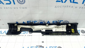 Накладка порога внутренняя передняя правая Hyundai Tucson 22-26 черная, царапины, сломаны крепления