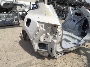 Aripă spate stânga Ford Escape MK4 20-24 pe caroserie, alb, lovit apus de soare, ciobituri