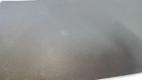 Обшивка двери багажника правая Lincoln MKX 16-18 коричневая, царапина, побелел пластик, сломаны крепления