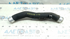 Патрубок интеркулера верхний второй Hyundai Tucson 22-26 1.6T HEV