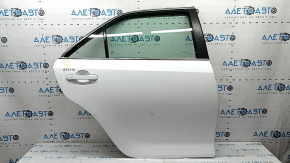 Дверь в сборе задняя правая Toyota Camry v50 12-14 белый 040. тычка, вмятина