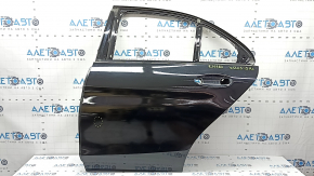 Дверь голая задняя левая Mercedes C-class W205 15-21 алюминий, черный 040, тычка, мусор под краской, подтеки