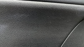Ornamente ușă față stânga Toyota Camry v50 12-14 gri SUA cu inserție neagră din plastic, cotiera cauciuc negru, zgârieturi