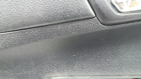 Ornamente ușă față dreapta Toyota Camry v50 12-14 gri SUA cu inserție neagră din piele, cotiera din piele gri, lovituri, abraziuni, zgârieturi, zgârieturi