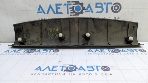 Обшивка двери багажника верхняя Mitsubishi Outlander 14-20 черная, царапины, тычка