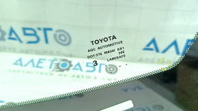 Лобовое стекло Toyota Camry v50 12-14 usa скол, воздух по кромке, песок