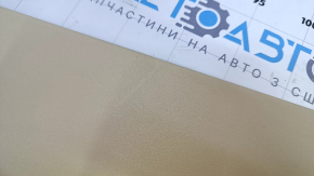 Обшивка двери багажника верхняя Lexus RX350 RX450h 10-15 бежевая, царапина, побелел пластик