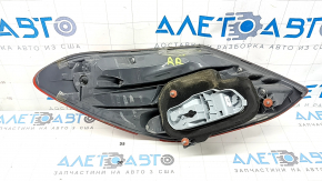 Фонарь правый Mercedes C-class W205 15-18 галоген, разбито стекло, трещины, царапины