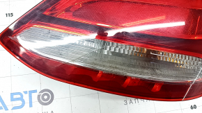 Фонарь правый Mercedes C-class W205 15-18 галоген, разбито стекло, трещины, царапины