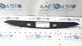 Bandă iluminare portbagaj Mercedes Clasa C W205 300/400/63 15-18 fără orificiu pentru cilindru