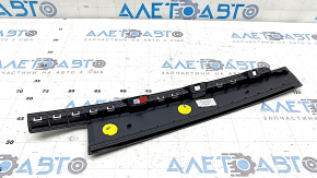 Накладка двери боковая задняя левая VW Tiguan 18-24 черный глянец, потерта