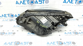 Фара передняя правая Mercedes C-class W205 15-18 галоген, с уплотнителем, царапины, надломано крепление, в краске