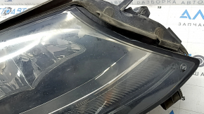 Фара передняя правая Mercedes C-class W205 15-18 галоген, с уплотнителем, царапины, надломано крепление, в краске