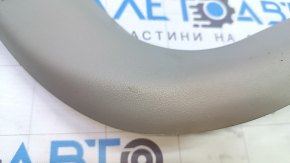 Обшивка двери багажника правая Toyota Prius V 12-17 светло-серая, потертость