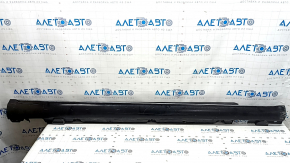 Порог правый Mercedes C-class W205 300/350e/350h/400 15-21 черный с хром молдингом, царапины, в краске