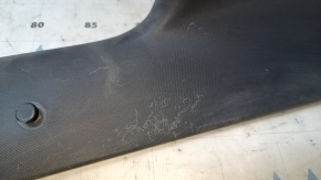 Обшивка двери багажника левая VW Beetle 12-19 черная, царапины