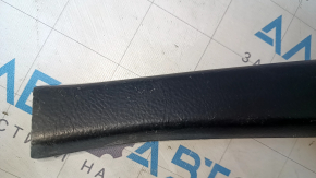 Обшивка двери багажника Toyota Corolla e12 02-06 5d черная, царапины, тычки
