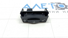 Кнопка блокировки крышки багажника салонная Mercedes C-class W205 15-21 в бардачке