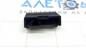 Кнопка блокировки крышки багажника салонная Mercedes C-class W205 15-21 в бардачке