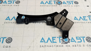 Крепление решетки радиатора левое Mazda 3 19-22 4d Japan built