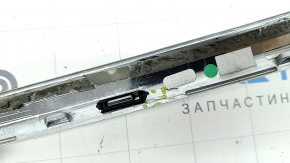 Молдинг крышки багажника Mercedes C-class W205 15-21 хром, сломаны крепления, в краске, царапины