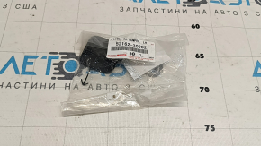 Заглушка буксировочного крюка заднего бампера левая Lexus GS300 GS350 GS430 GS450h 06-07