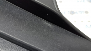 Накладка проема багажника Toyota Rav4 19-24 черная, царапины, побелел пластик