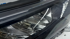 Фара передняя правая Toyota Rav4 22-25 LED, черная, Hybrid LE, USA built, царапины