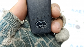 Ключ Toyota Rav4 21-25 3 кнопки, тычки, царапины