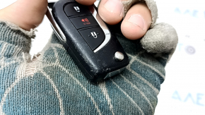 Ключ Toyota Rav4 21-25 3 кнопки, тычки, царапины
