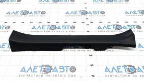 Накладка порога передняя правая Toyota Rav4 19-24 черная царапины, потерта