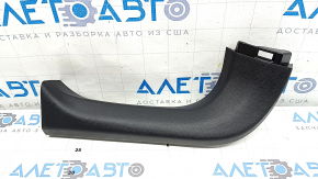 Обшивка двери багажника левая Toyota Rav4 19-24 черная, потертости