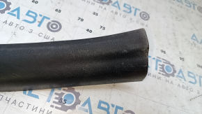 Накладка порога задняя левая Nissan Versa Note 13-19 черная, царапины
