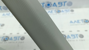 Накладка задней стойки верхняя правая Toyota Rav4 19-24 серая, царапины, потертости, под чистку