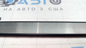Накладка порога передняя левая внешняя Polestar 2 21-25 хром, царапины