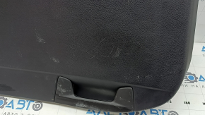 Обшивка двери багажника нижняя Toyota Rav4 19-24 черная, с ручками, царапины, потерта