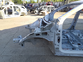 Четверть передняя левая Chevrolet Equinox 18-24 на кузове, белая, надрывы креплений