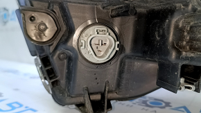 Фара передняя правая Toyota Prius 50 16-18 LED