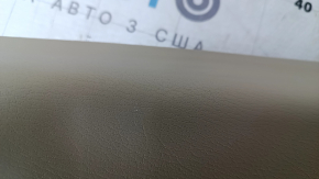 Обшивка двери багажника верхняя Nissan Pathfinder 13-20 бежевая, царапина, тычка, потертость