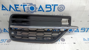 Grilă bară față dreapta Volvo XC90 16-19 cu ornament cromat pentru senzori de parcare, culoare nisip