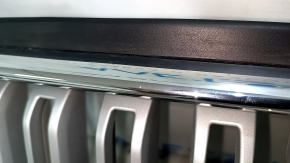 Решетка радиатора grill со значком Volvo XC90 16-19 серая, обрамление хром, под камеру, тычки