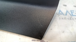 Обшивка двери багажника правая Mazda CX-9 16-17 черная, царапина