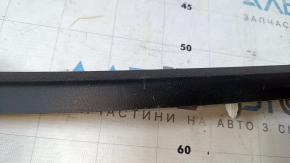 Обшивка двери багажника верхняя Toyota Prius 50 16-22 черная, царапины, тычки