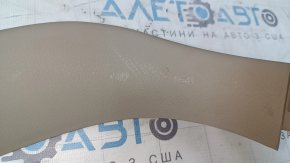 Обшивка двери багажника правая Kia Sorento 14-15 рест, бежевая, затерта