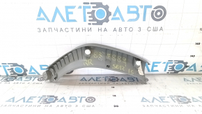 Обшивка двери багажника правая Kia Sorento 14-15 рест, серая, царапина, сломано крепление