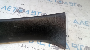 Обшивка двери багажника левая Mazda CX-5 13-16 черная, царапины