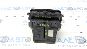 Дефлектор воздуховода центральной консоли Kia Niro 23-26 черный глянец с хромом, трещины в креплениях