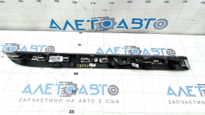 Накладка передней панели правая Volvo XC90 16-23 под дерево, с подсветкой, грецкий орех, потертость, царпины на хроме
